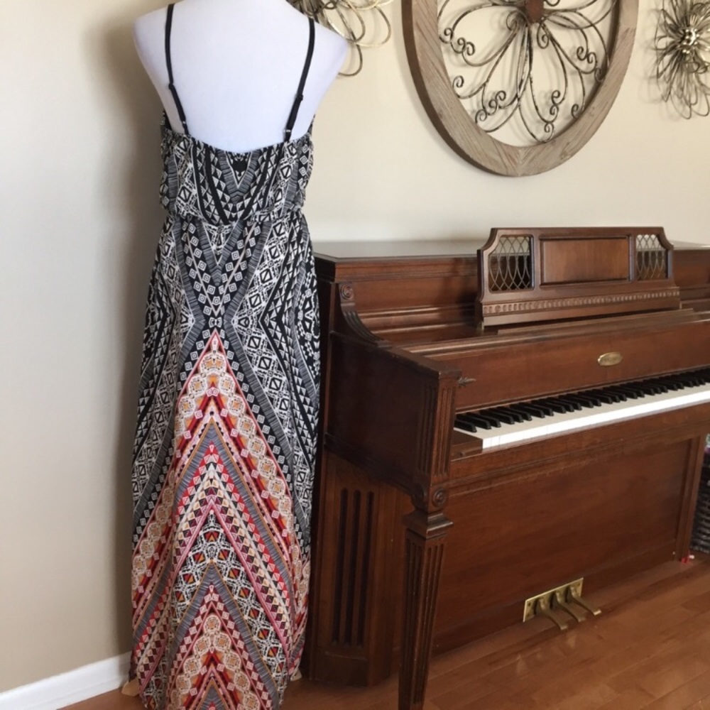 NWOT Maxi Dress! - Picture 2 of 8